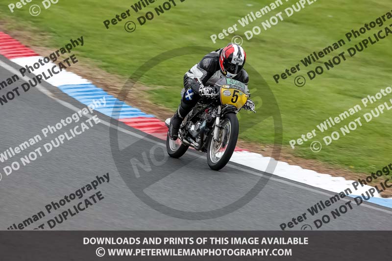 Vintage motorcycle club;eventdigitalimages;mallory park;mallory park trackday photographs;no limits trackdays;peter wileman photography;trackday digital images;trackday photos;vmcc festival 1000 bikes photographs